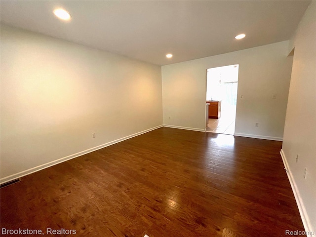 25769 Village Ln, Center Line, MI 48089 - photo 3