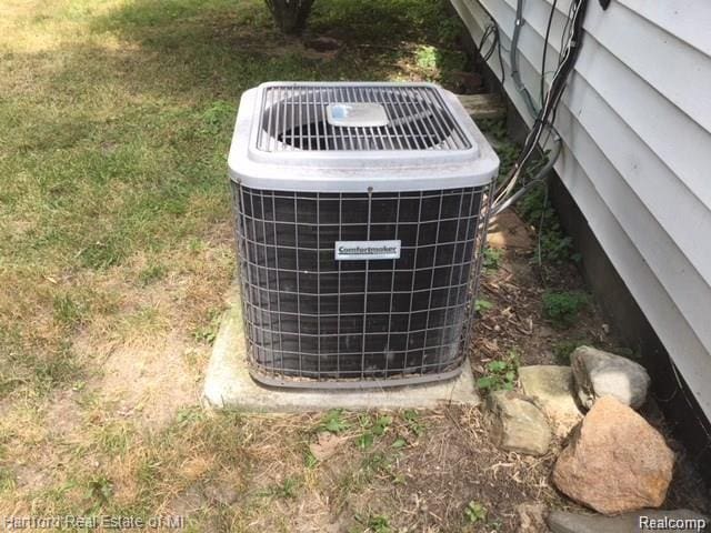 7170 Kempa Ave, Romulus, MI 48174 - exterior view of a cooling unit
