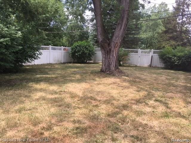 7170 Kempa Ave, Romulus, MI 48174 - view of fenced backyard