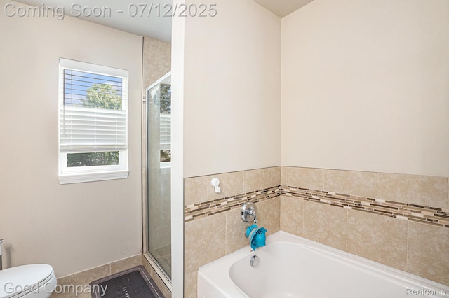2920 Hartline Dr, Rochester Hills, MI 48309 - bathroom with a bath and a shower stall