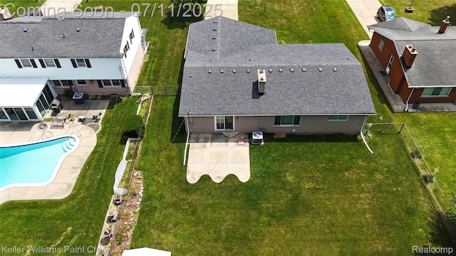 36819 Maas Dr, Sterling Heights, MI 48312 - view from above of property featuring a pool