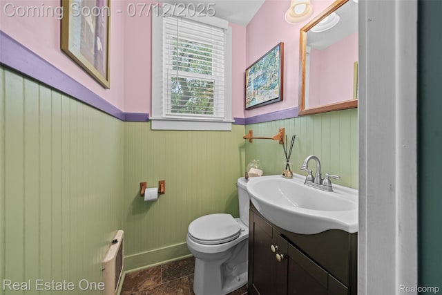 115 Illinois Ave, Pontiac, MI 48341 - half bath featuring vanity and wainscoting