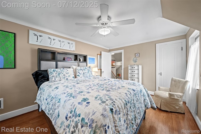 115 Illinois Ave, Pontiac, MI 48341 - bedroom featuring wood finished floors and a ceiling fan
