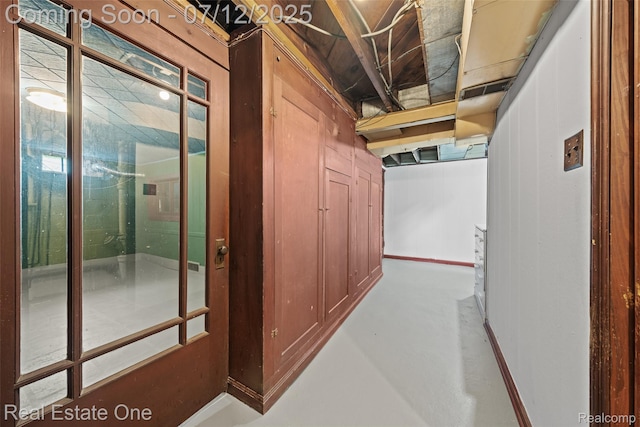 115 Illinois Ave, Pontiac, MI 48341 - view of hallway