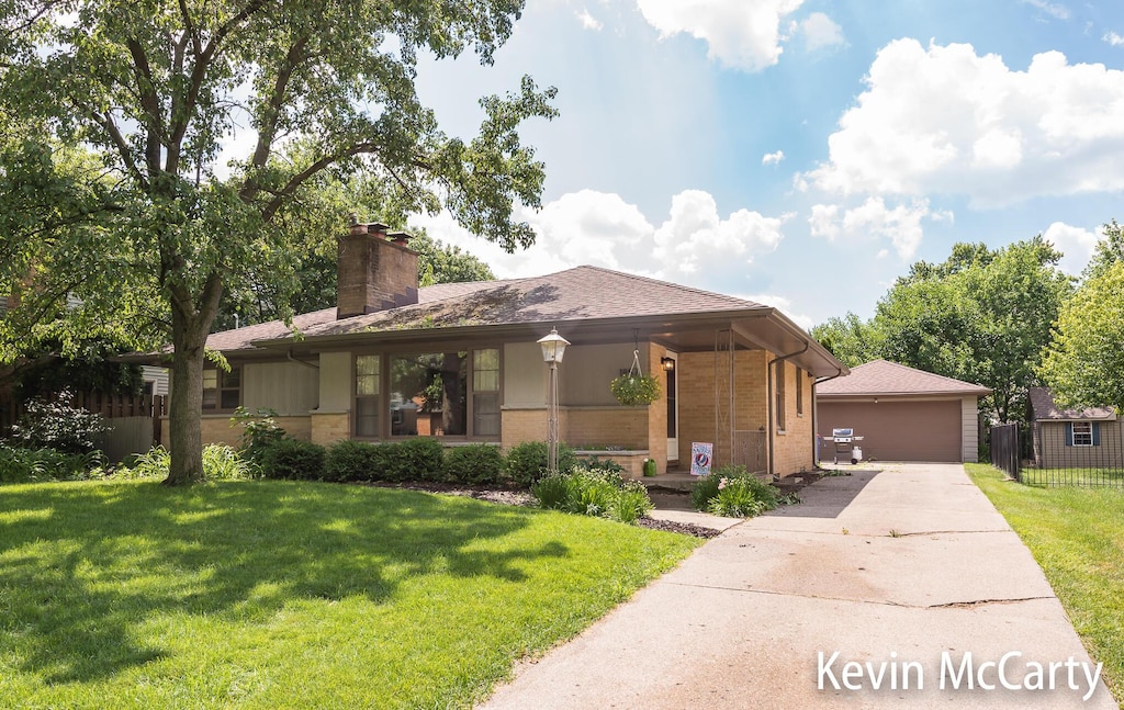 1857 Hutchinson Ave SE, Grand Rapids, MI 49506 - photo 1