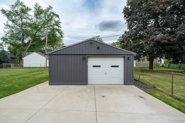 2220 Cummings Ave, Berkley, MI 48072 - detached garage with concrete driveway