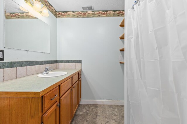 7870 Larry Ln, Middleville, MI 49333