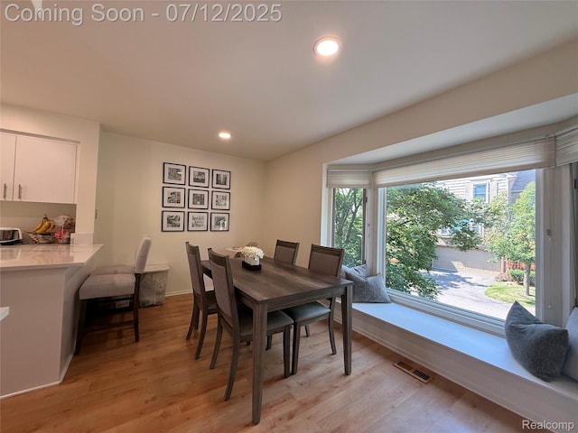 4178 Breckenridge Dr, West Bloomfield, MI 48322 - dining area with light wood-style flooring and recessed lighting