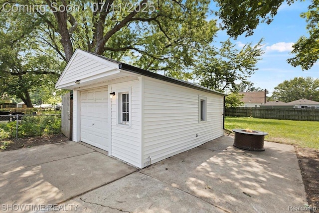 23041 Shakespeare Ave, Eastpointe, MI 48021 - detached garage featuring driveway