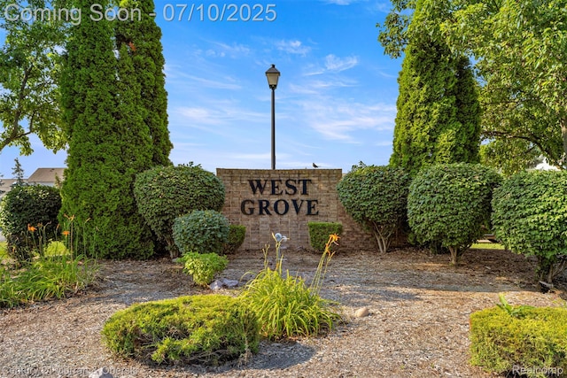 23486 Boller Ct, Trenton, MI 48183 - view of community sign