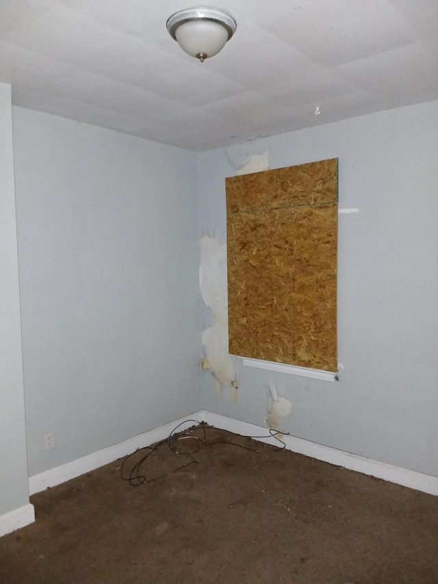 9729 Lakepointe St, Detroit, MI 48224 - unfurnished room with baseboards