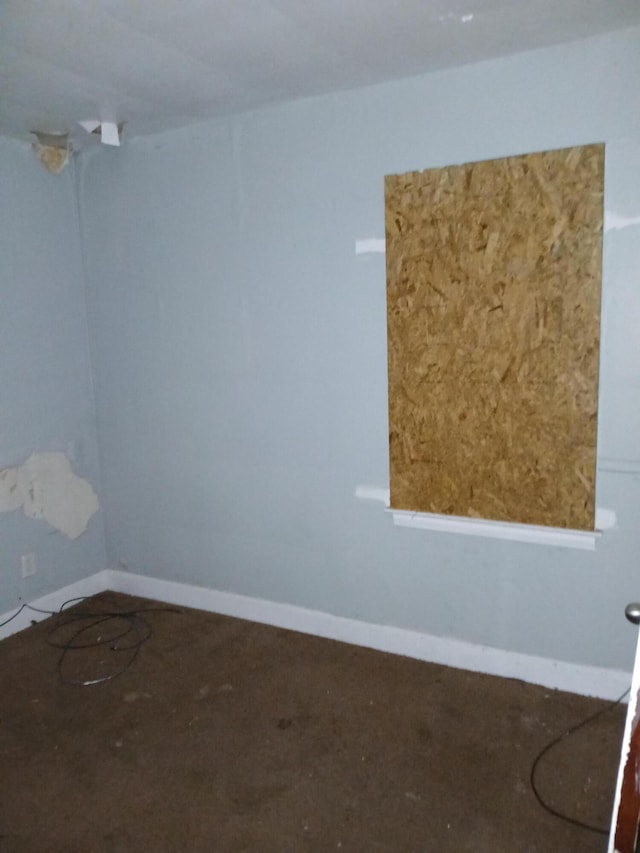 9729 Lakepointe St, Detroit, MI 48224 - unfurnished room with baseboards