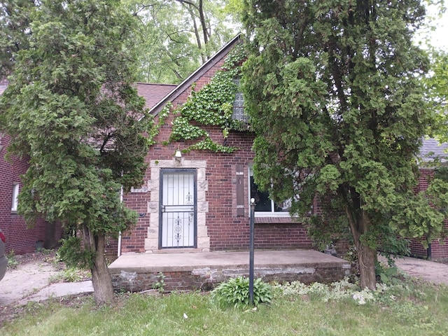 9729 Lakepointe St, Detroit, MI 48224 - view of front of home featuring brick siding