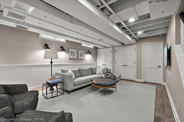 364 Chesterfield Ave, Birmingham, MI 48009 - living room featuring baseboards
