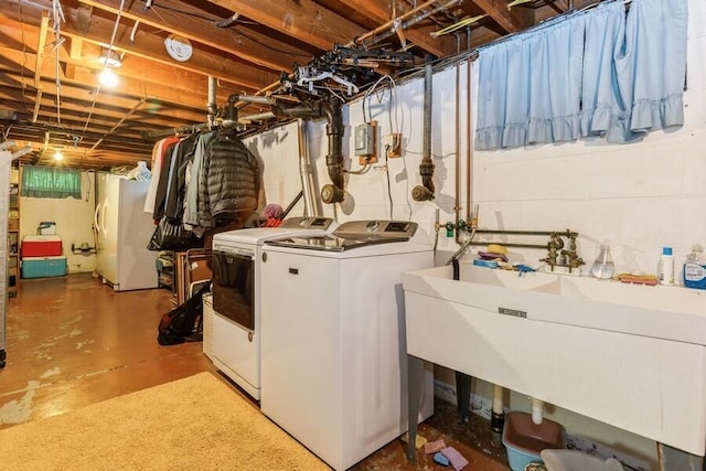 956 Vinewood Dr, Saint Joseph, MI 49085 - washroom featuring washer and dryer