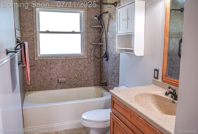 338 N Dr, Davison, MI 48423 - bathroom with vanity and shower / bathtub combination