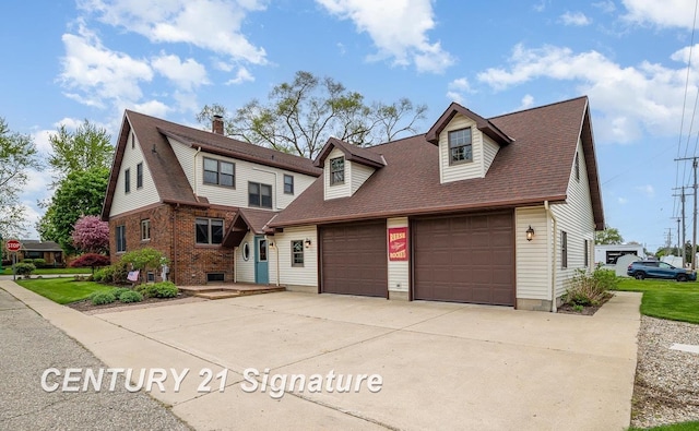 9610 Saginaw St, Reese, MI 48757 - view of front of house with a shingled roof and driveway