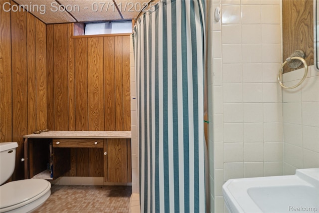 19190 Woodworth, Redford, MI 48240 - full bathroom featuring a shower with shower curtain and tile patterned floors