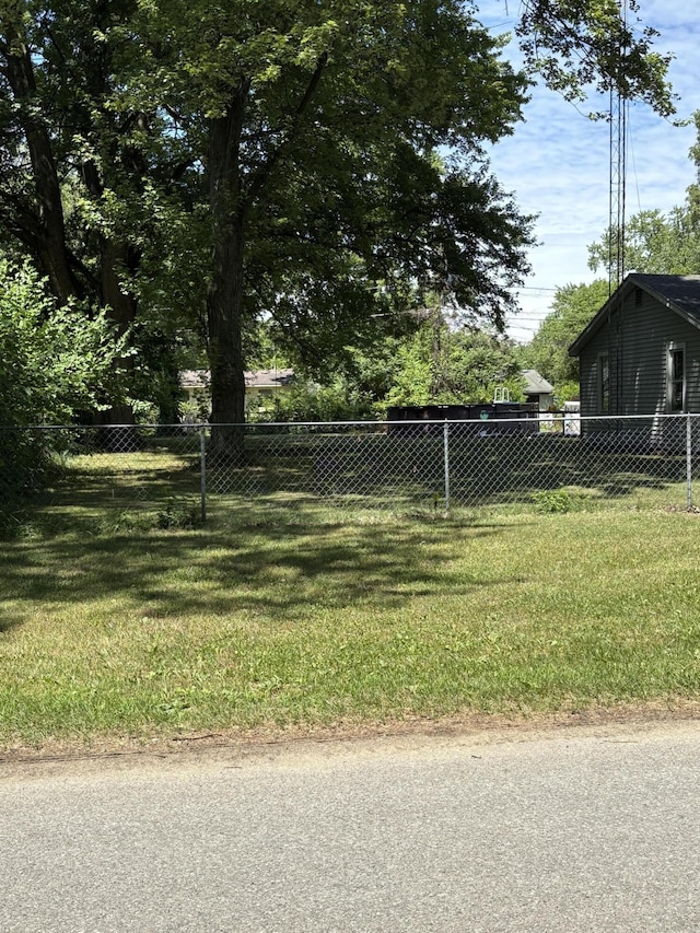 1993 Taube Ave, Benton Harbor, MI 49022 - view of yard