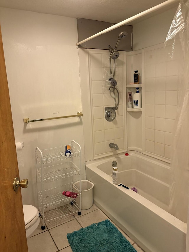 1993 Taube Ave, Benton Harbor, MI 49022 - bathroom featuring tile patterned floors and shower / bath combo