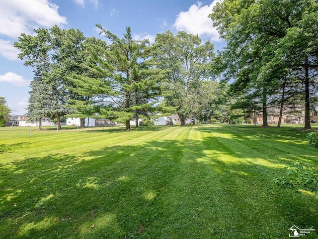 14378 Flanders St, Southgate, MI 48195