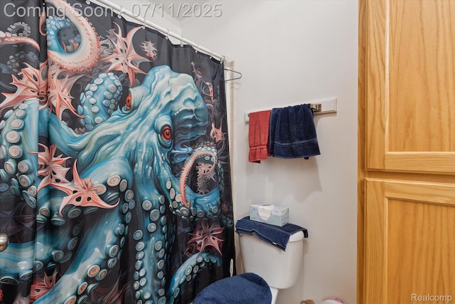 3410 Eastdale Dr, Flint, MI 48506 - full bathroom with toilet and a shower with shower curtain