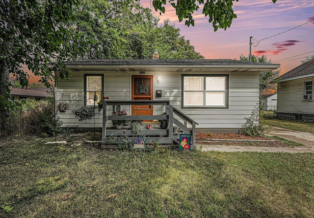 2620 Charlesgate Ave SW, Wyoming, MI 49509 - bungalow-style home featuring a lawn
