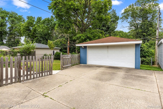 7396 N Charlesworth St, Dearborn Heights, MI 48127 - view of detached garage