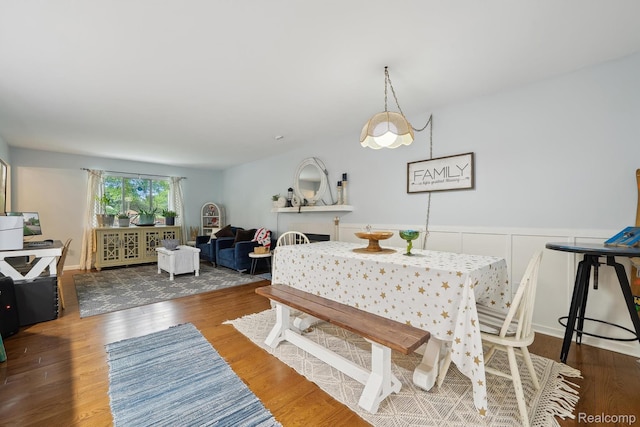 514 Sulley St, Waterford, MI 48327 - dining space with wood finished floors