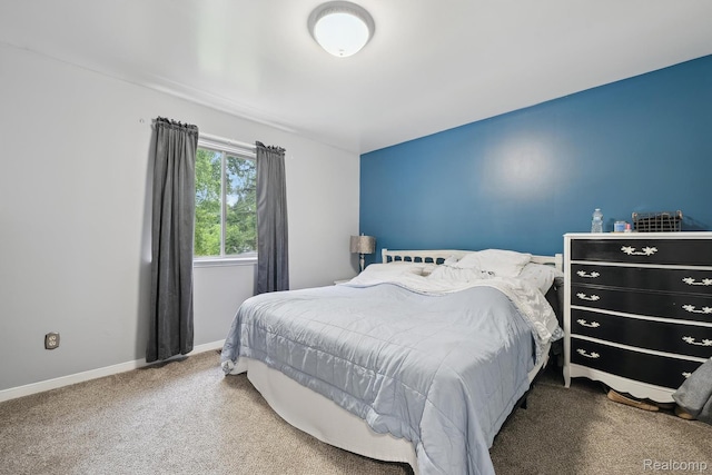 514 Sulley St, Waterford, MI 48327 - carpeted bedroom with baseboards