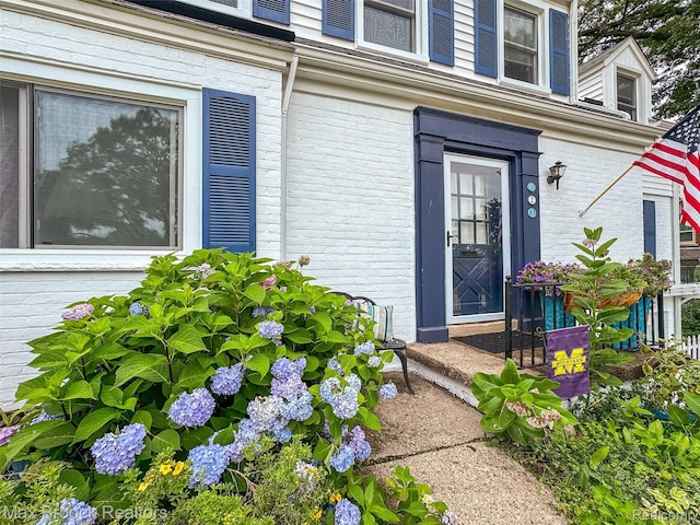 611 N Melborn St, Dearborn, MI 48128 - view of exterior entry with brick siding