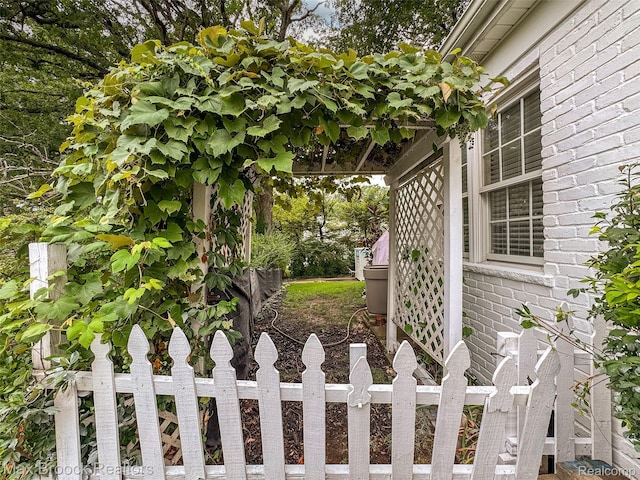 611 N Melborn St, Dearborn, MI 48128 - view of yard