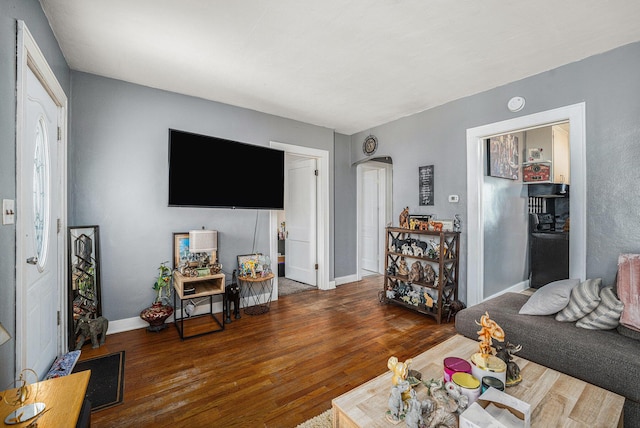 2820 Lowell St, Kalamazoo, MI 49001 - living room featuring wood finished floors and baseboards