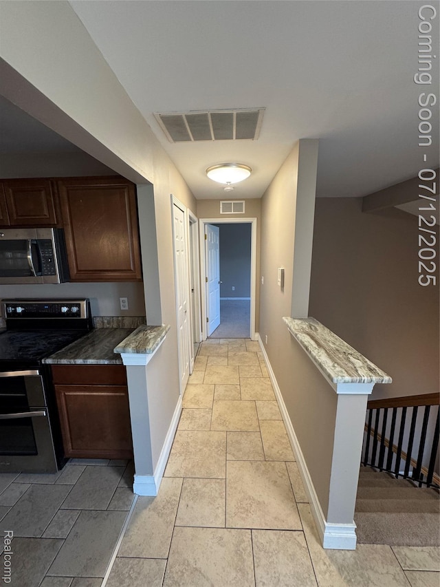 45562 Warwick Dr, Macomb, MI 48044 - hall featuring baseboards