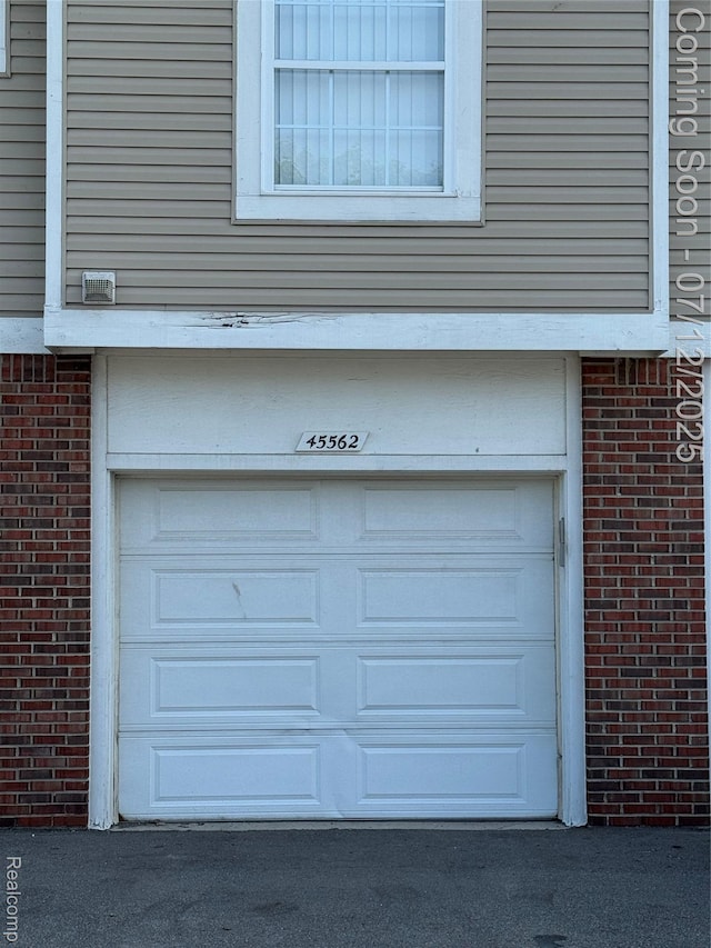 45562 Warwick Dr, Macomb, MI 48044 - view of garage
