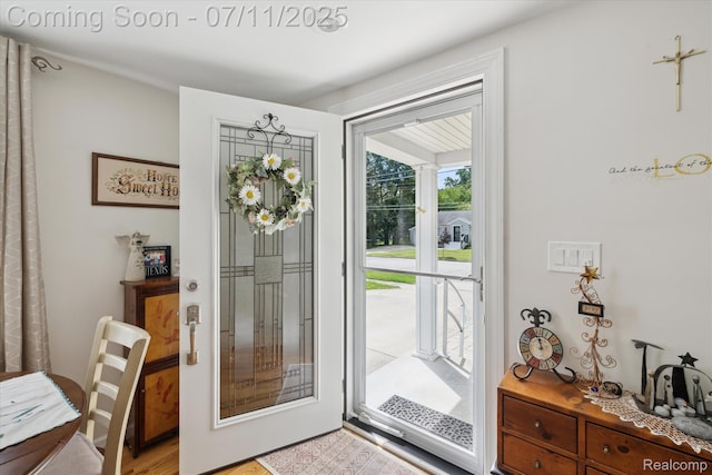 1338 W King St, Owosso, MI 48867 - view of foyer entrance