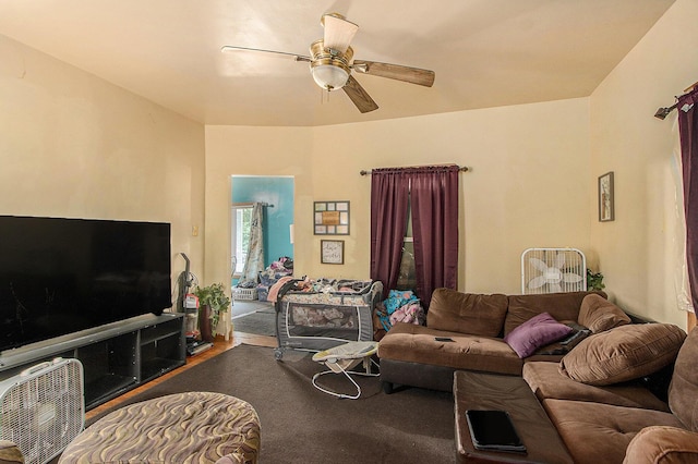 54 Wren St, Battle Creek, MI 49017 - living room with a ceiling fan