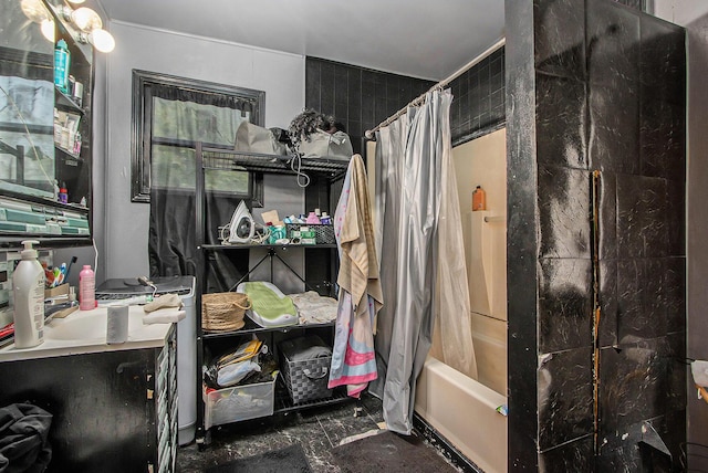 54 Wren St, Battle Creek, MI 49017 - full bathroom with vanity and shower / tub combo with curtain