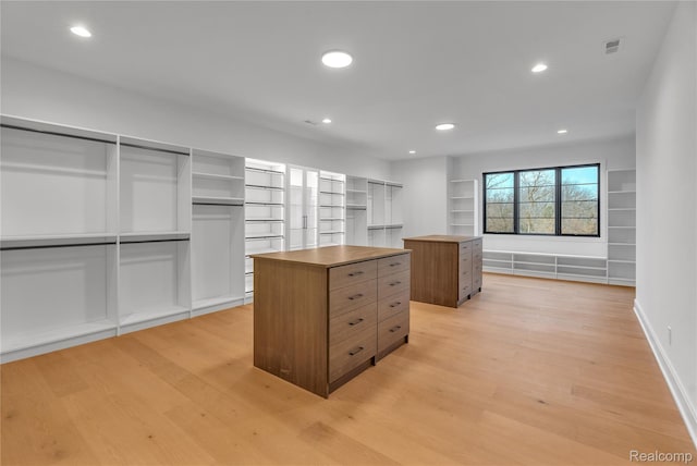4627 Cimarron Dr, Bloomfield Hills, MI 48302 - spacious closet featuring light wood-style floors