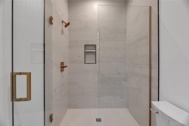 4627 Cimarron Dr, Bloomfield Hills, MI 48302 - full bath with toilet and a stall shower