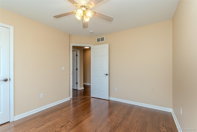 16017 Whippoorwill Ct, Manchester, MI 48158 - empty room with wood finished floors, a ceiling fan, and a smoke detector