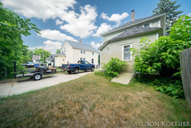 945 Kalamazoo Ave SE, Grand Rapids, MI 49507 - view of grassy yard featuring a residential view