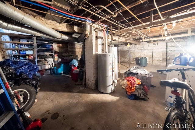 945 Kalamazoo Ave SE, Grand Rapids, MI 49507 - unfinished basement with water heater