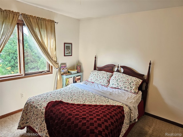 4866 Elm Tree Ln, Warren, MI 48092 - carpeted bedroom with baseboards