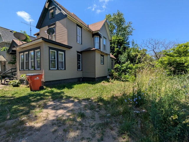 650 Pavone St, Benton Harbor, MI 49022 - view of side of property