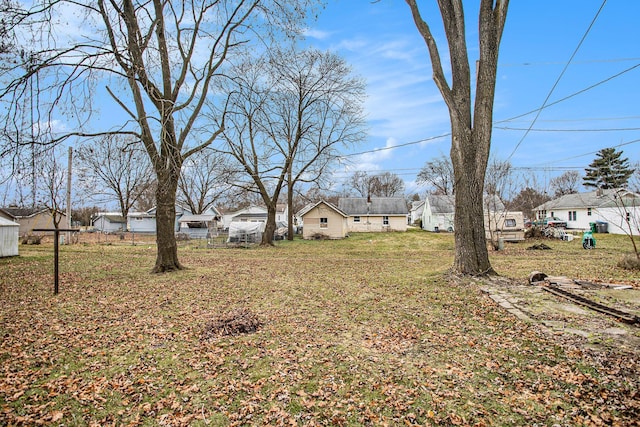 404 Susan Ave, Sturgis, MI 49091 - view of yard featuring a residential view