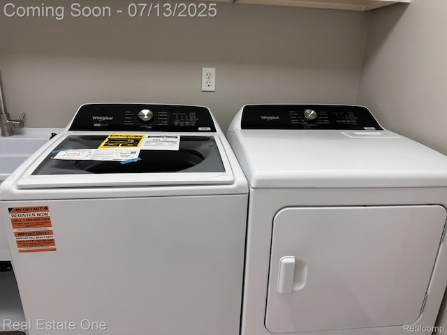 820 Woodhaven Dr, Commerce Twp, MI 48390 - laundry room with independent washer and dryer