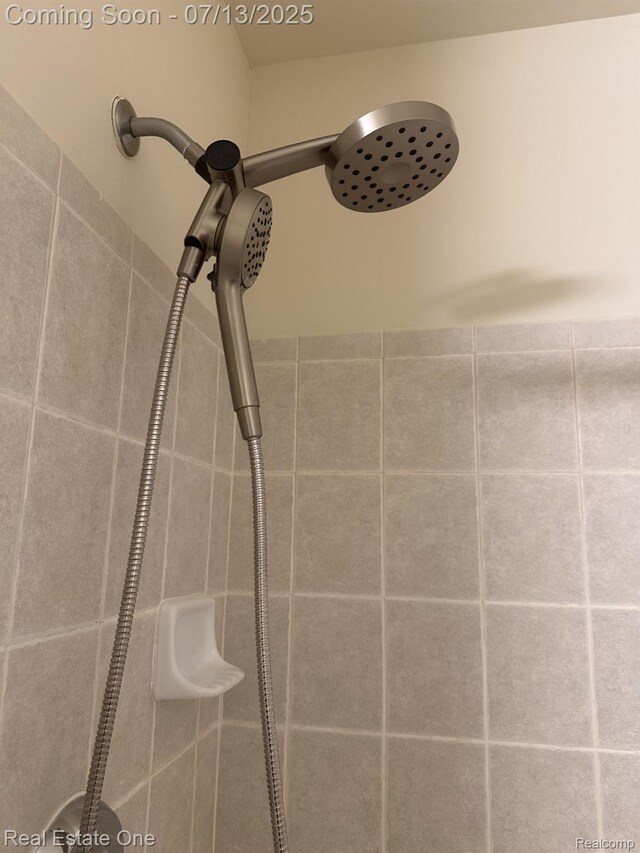 820 Woodhaven Dr, Commerce Twp, MI 48390 - bathroom view of a tile shower