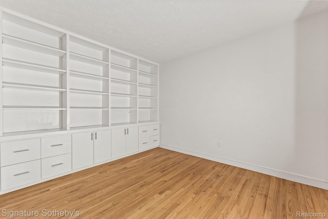 6897 Deerhill Dr, Clarkston, MI 48346 - photo 8