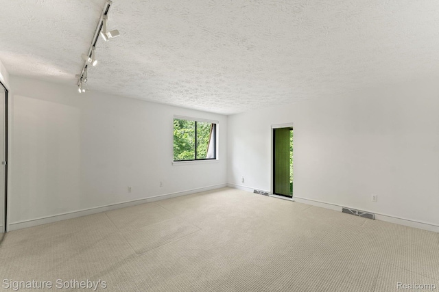 6897 Deerhill Dr, Clarkston, MI 48346 - photo 20